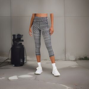 Lululemon Swift Speed High-Rise Crop 21" Time Warp Alpine White Black SZ 16 NWT